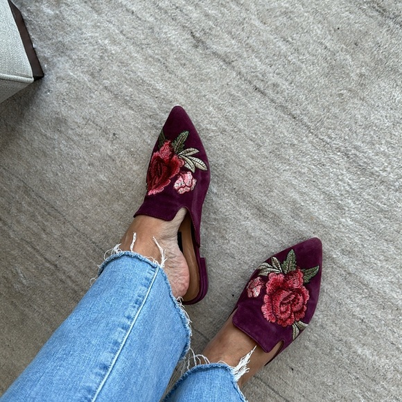 Steven Madden mules/ slides. Burgundy suede and embroidery. ECU. 8 US. - Picture 2 of 5